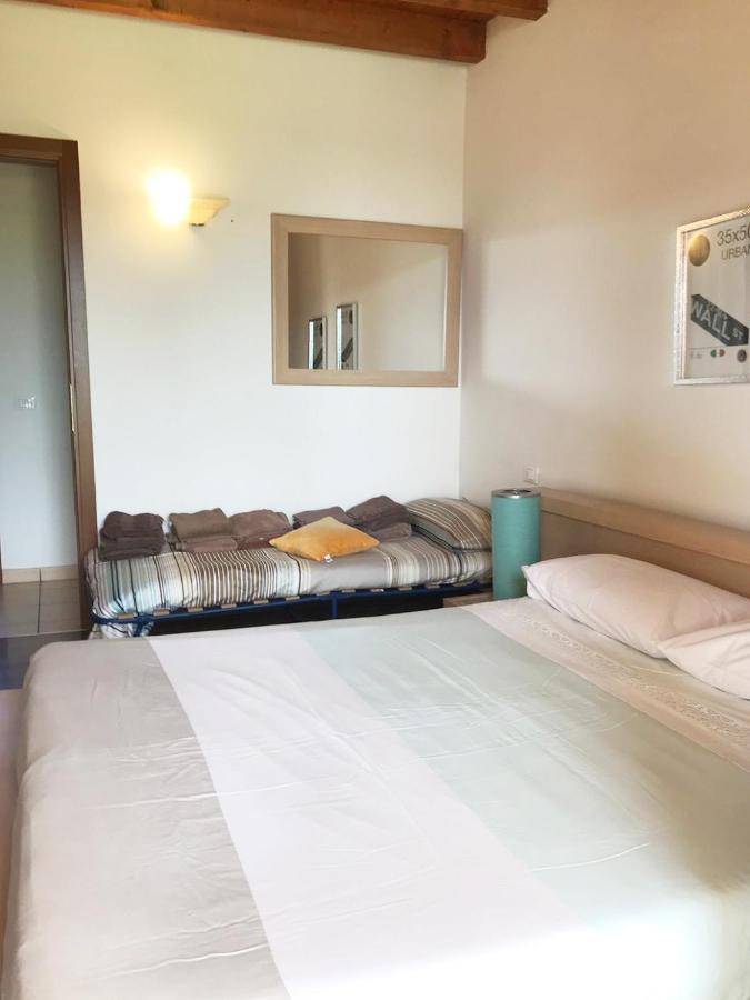 Luxury Apartments - Le Fate - Residence With Pool Manerba del Garda Buitenkant foto