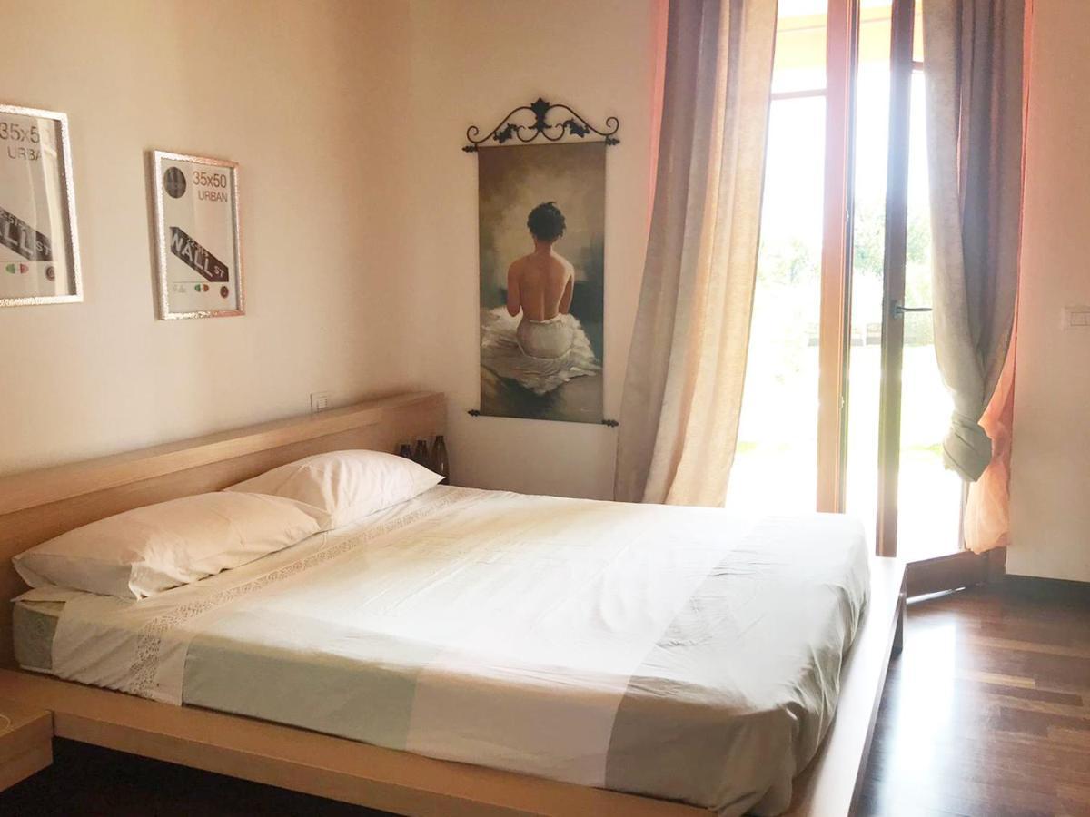 Luxury Apartments - Le Fate - Residence With Pool Manerba del Garda Buitenkant foto